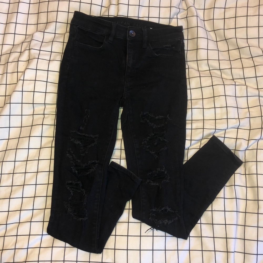 American Eagle High Rise Distressed Jegging